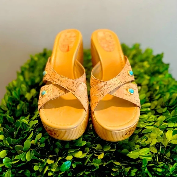 Stuart Weitzman tan, turquoise clog - Picture 3 of 4